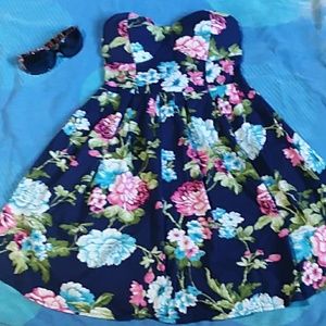 Juniors XS floral print strapless dress